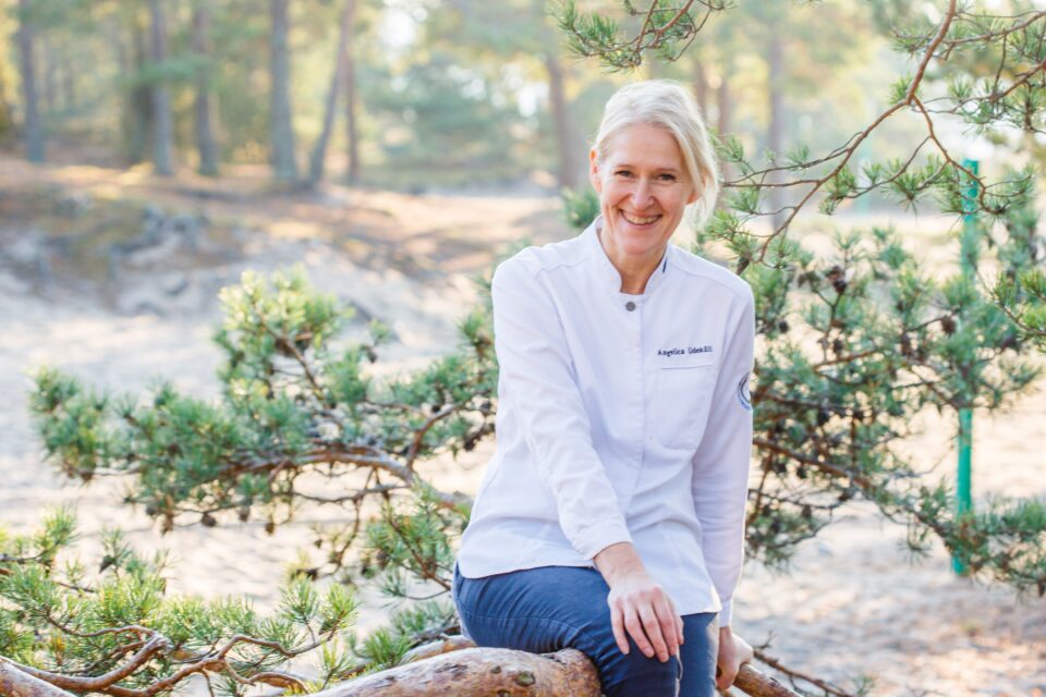 Lisaks restoranitööle osales Udeküll eelmisel aastal Bocuse d'Or Eesti kohtunikuna ning lõi kaasa vahuveini Öun Drinks retsepti arendamises, mis pälvis Eesti parima vahuveini tiitli.