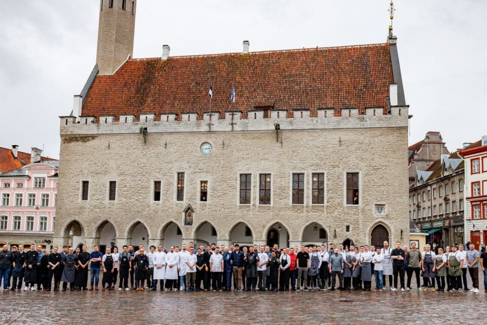 Toiduäri uuris TRW eestvedajalt Mairit Saluveerilt, kuidas juubelihõnguline üritus sel korral õnnestus.
