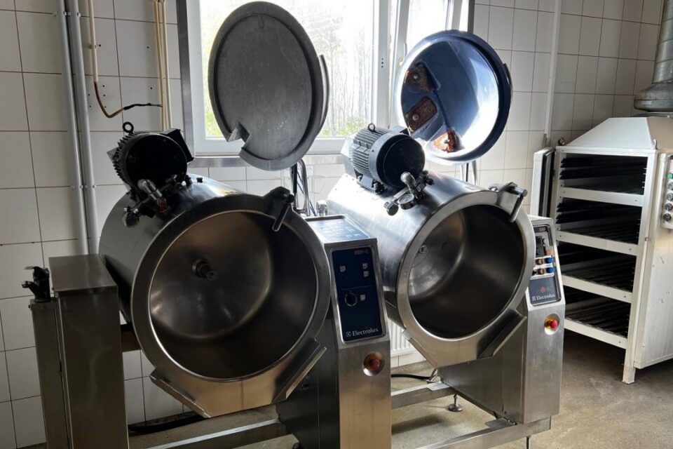 Frank Kutteri lihatööstuse seadmed ja varud müüakse enampakkumisel tervikvarana.