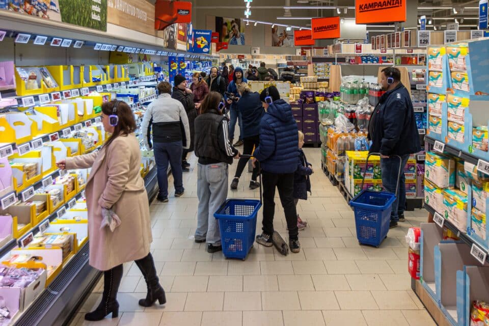 Jaekaubanduse müügimaht kasvas märtsis seitse protsenti, kuid toidukaupade müük kahanes hinnatõusu tõttu kaks protsenti.