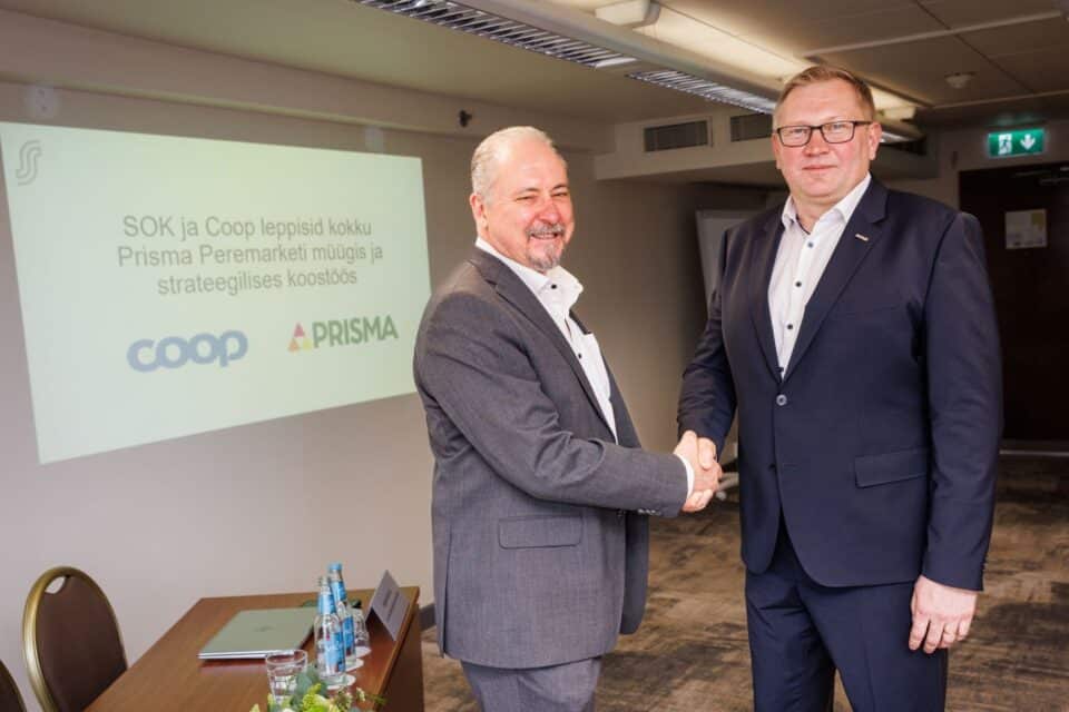 Coop omandab kõik 13 Prisma kauplust Eestis ning üleminek algab septembris. Pildil Coop Eesti Keskühistu juht Rainer Rohtla ja Prisma Peremarketi juhatuse esimees Ilkka Alarotu.