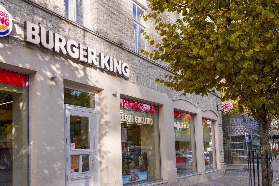Burger King tähistas 2025. aastal viidet aastat Eesti turul, kuid ettevõtet opereeriv Tallink Fast Food teenis aasta jooksul üle 3 miljoni euro kahjumit.
